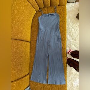 🩵 Abercrombie & Fitch Ribbed Wide-Leg Jumpsuit – Medium